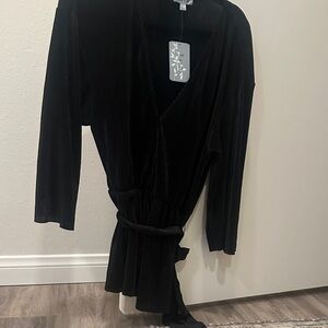 Floral and Ivy – ribbed stretchy top , Black Long Sleeve top w-tie - NWT